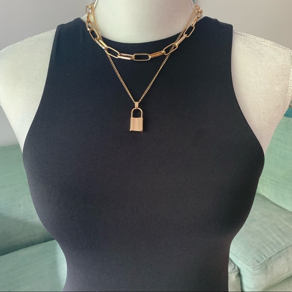 NWOT Double Chain Exaggerated Gold Color Lock Necklace - Picture 4 of 8